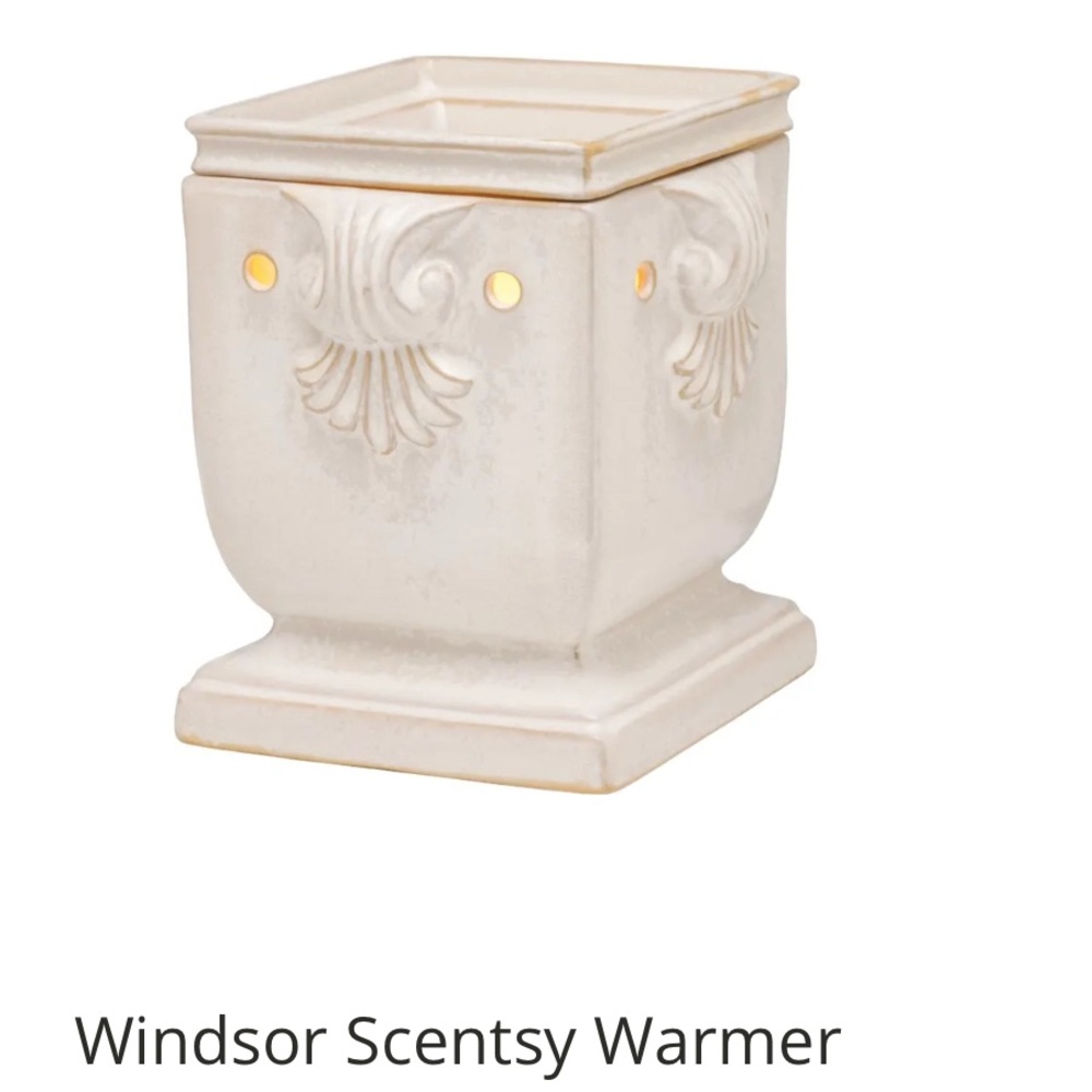 Scentsy Ivory Classic Warmer